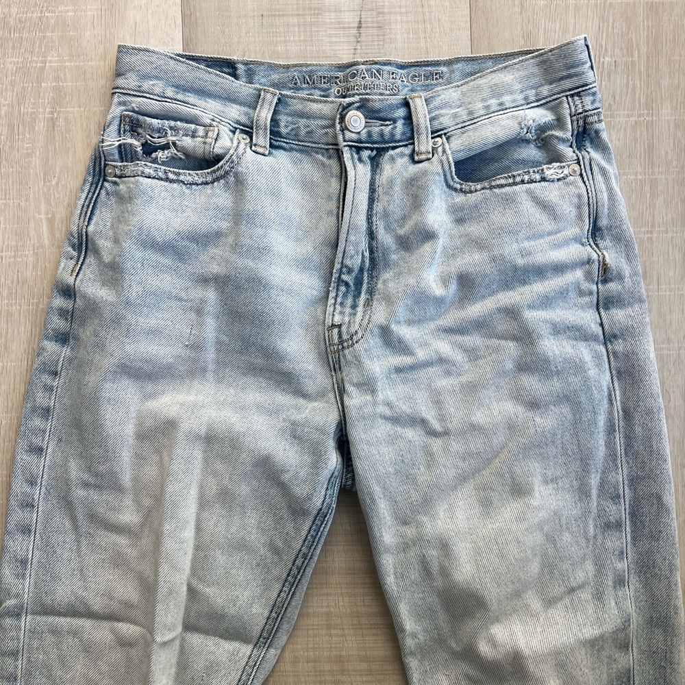 American Eagle Outfitters light blue jeans